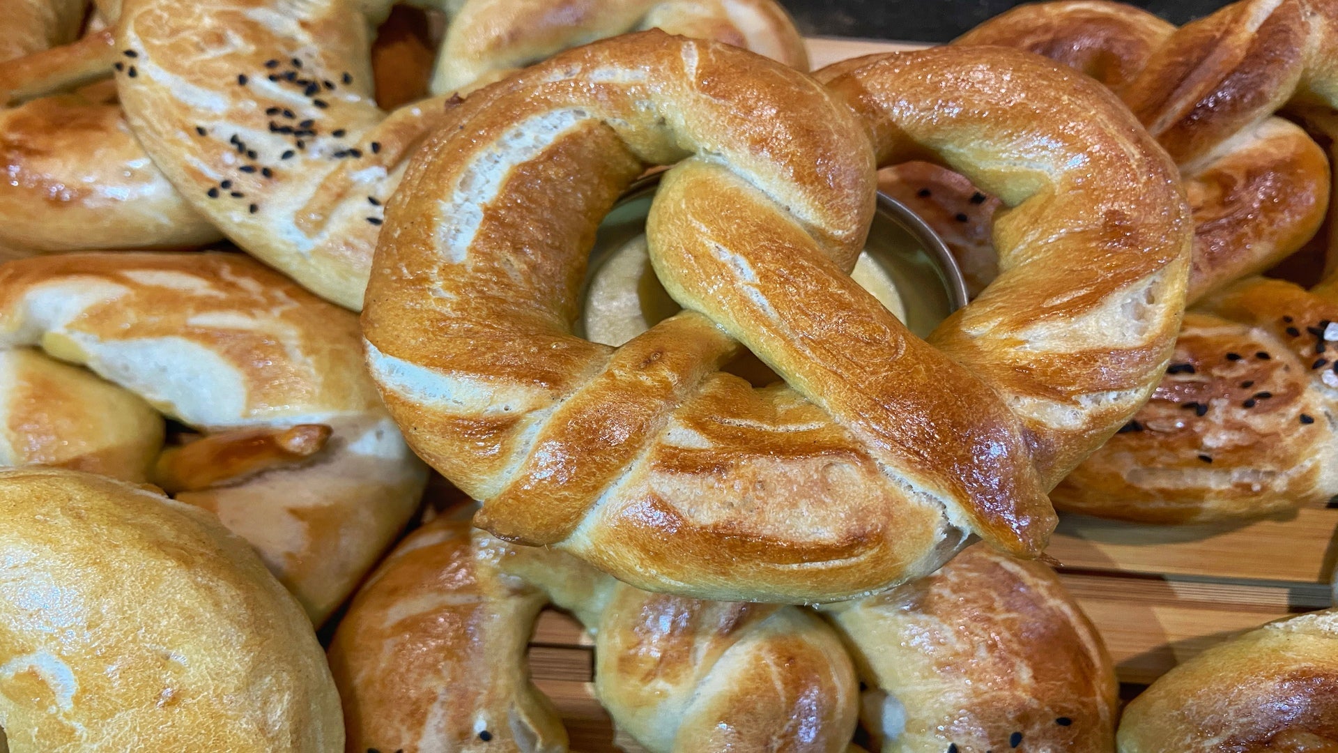 SOFT PRETZELS LivGood Lebanon