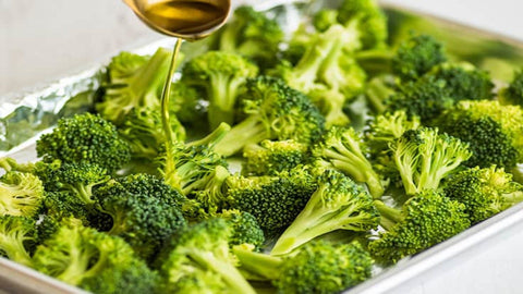 SHOULD YOU THROW AWAY BROCCOLI PIECES THAT TURNED YELLOW?